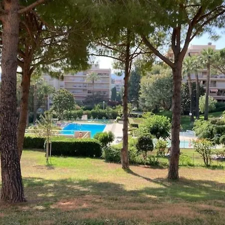 Eden Parc Juan Les Pins 2 Pieces 4 Personnes