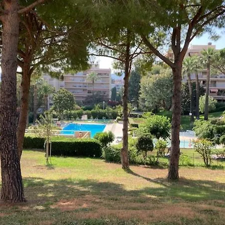 Eden Parc Juan Les Pins 2 Pieces 4 Personnes Apartment *